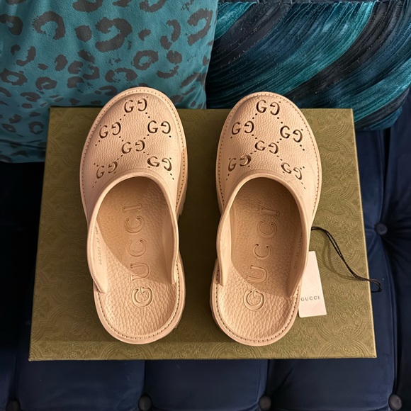 Gucci Cream Perforated GG Platform Clog Mules - Picture 2 of 8